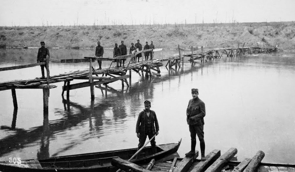 "Чуєш як страшно бють гармати? І ти там їдеш?". Спогади капелана про Велику війну5