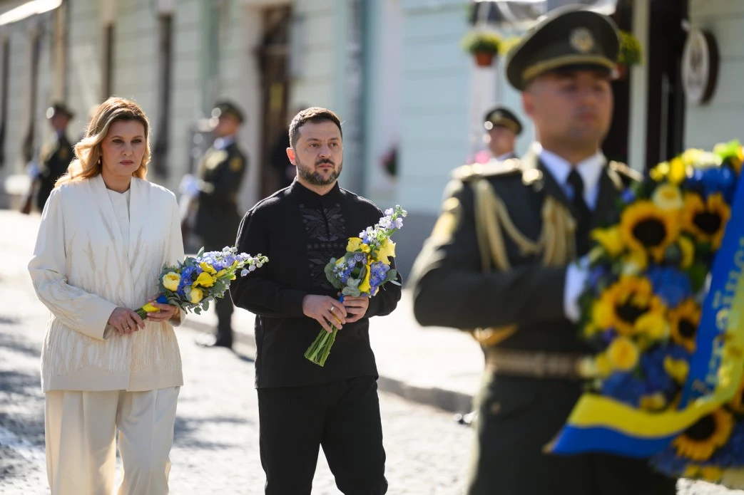 Олена Зеленська з'явилася в образі LITKOVSKA на урочистостях до Дня Незалежності України1