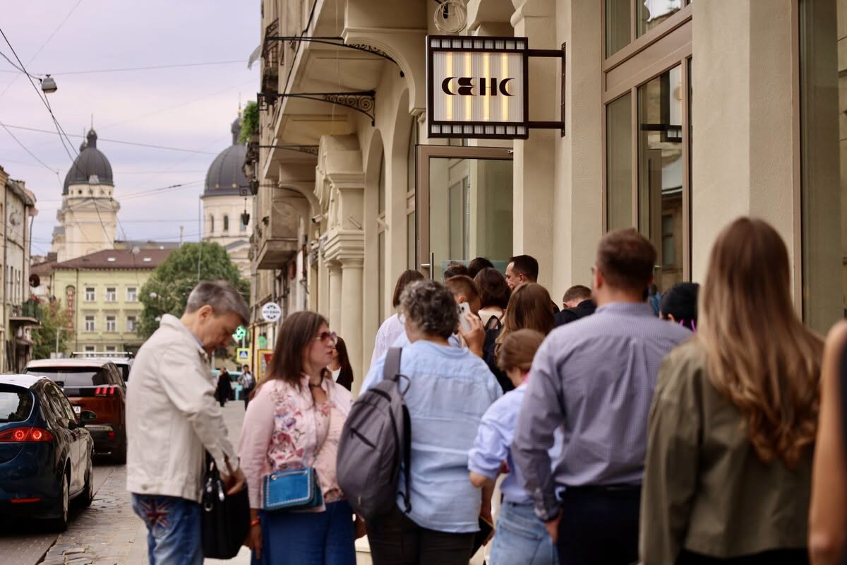 У Львові відкрили книгарню «Сенс»1