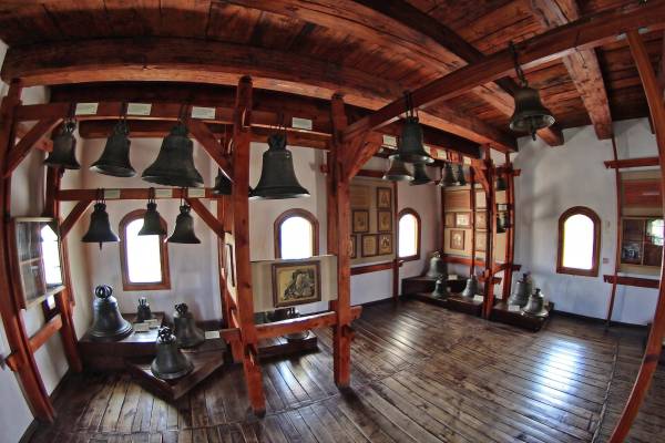 Єдиний в Україні музей дзвонів у Владичій вежі Луцького замку. Фото Петра Катеринича