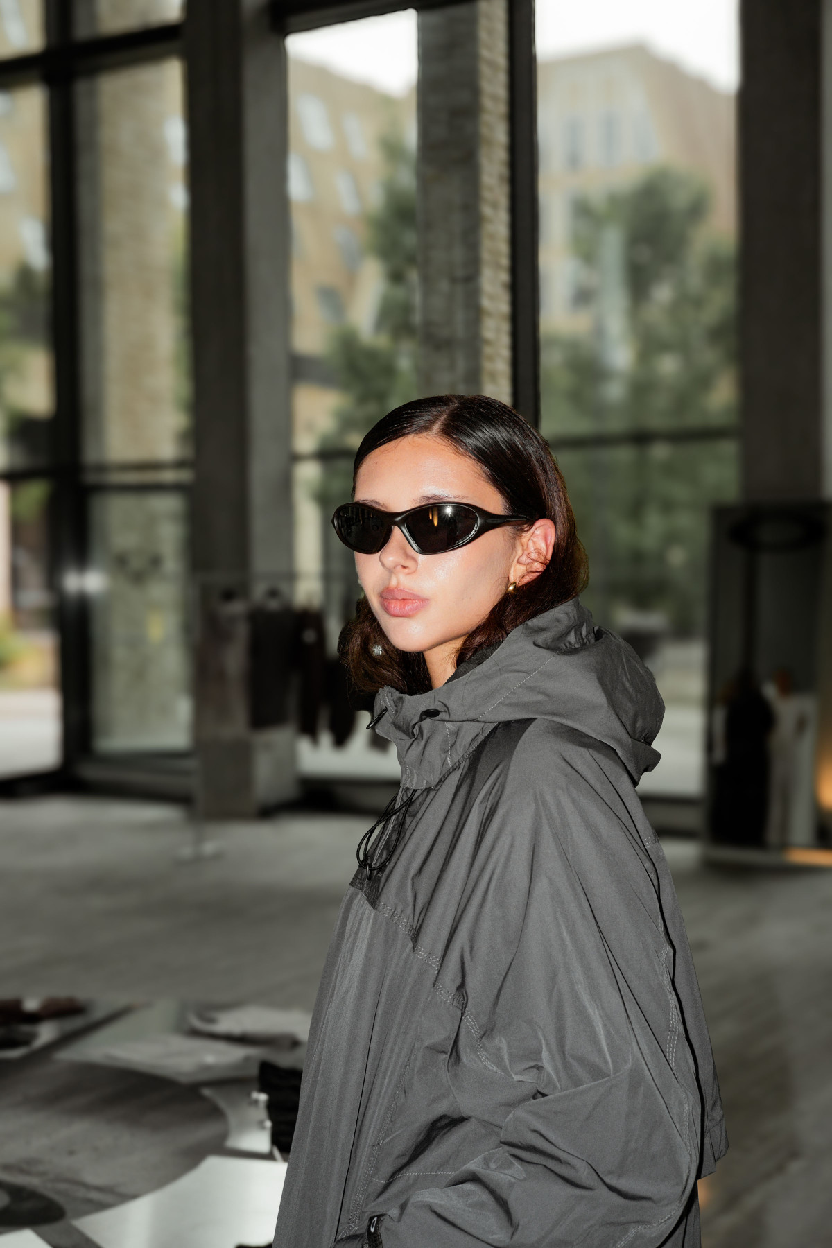 Oakley продемонстрували, як виглядає міський одяг для змінної погоди4