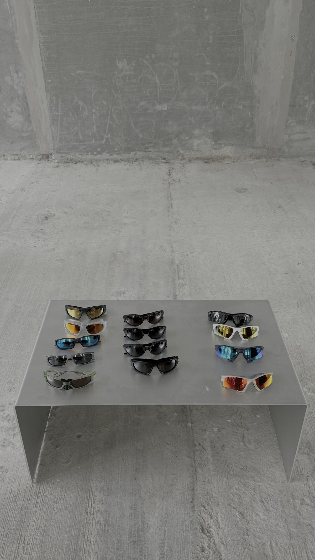 Oakley продемонстрували, як виглядає міський одяг для змінної погоди14