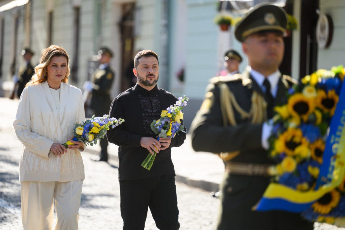 Олена Зеленська у total look від LITKOVSKA на урочистостях з нагоди 35-ї річниці Незалежності України2