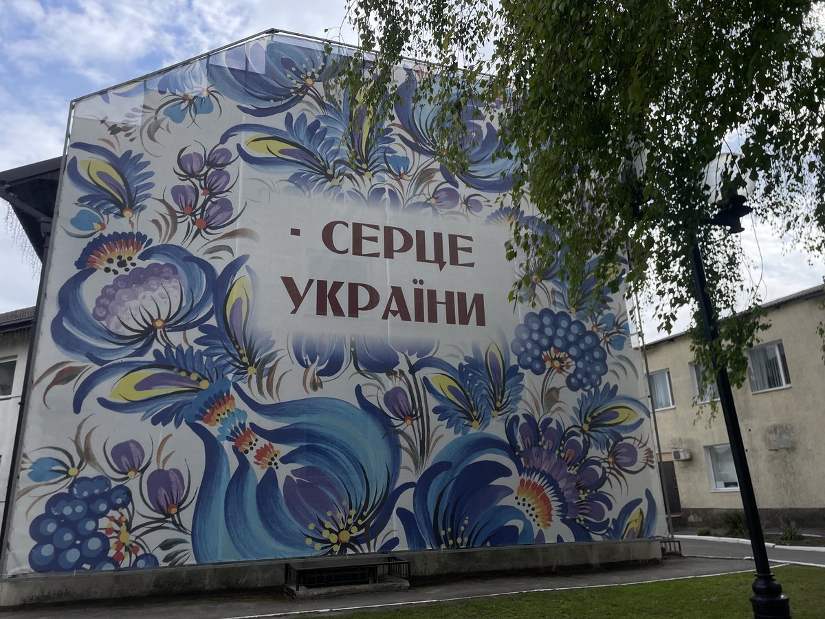 Бетонні ідоли СРСР: Як меморіали Червоній армії стають свідками війни за незалежність24