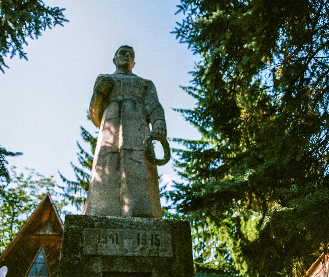 Бетонні ідоли СРСР: Як меморіали Червоній армії стають свідками війни за незалежність32