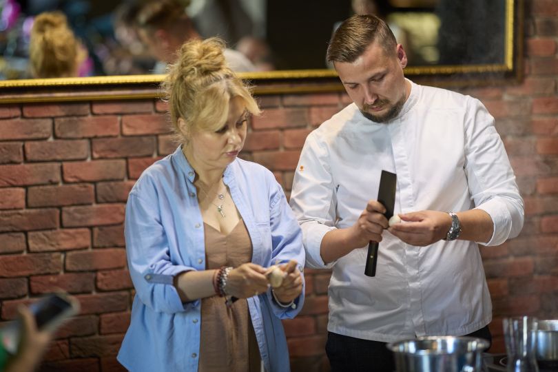 Кулінарна мандрівка, натхненна легендарним шеф-кухарем. У Києві відбувся кінобранч до виходу стрічки3
