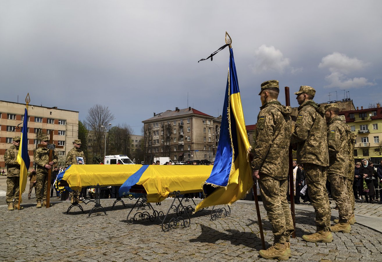 Героям слава! Чин похорону українських військовослужбовців1
