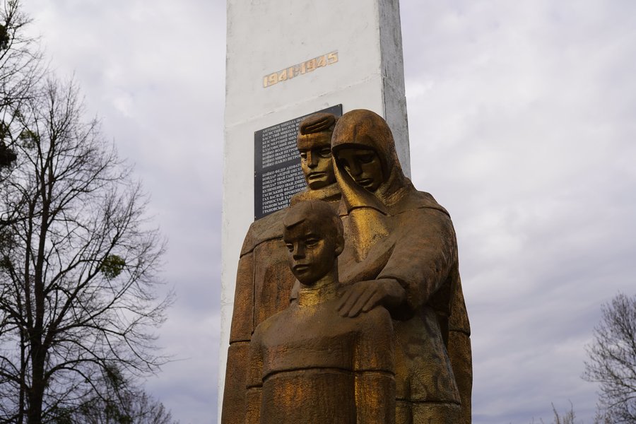 Бетонні ідоли СРСР: Як меморіали Червоній армії стають свідками війни за незалежність1