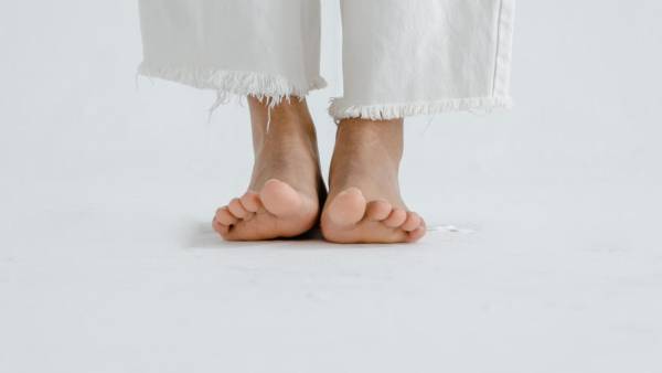 5 кроків до гладеньких п’ят після педикюру
