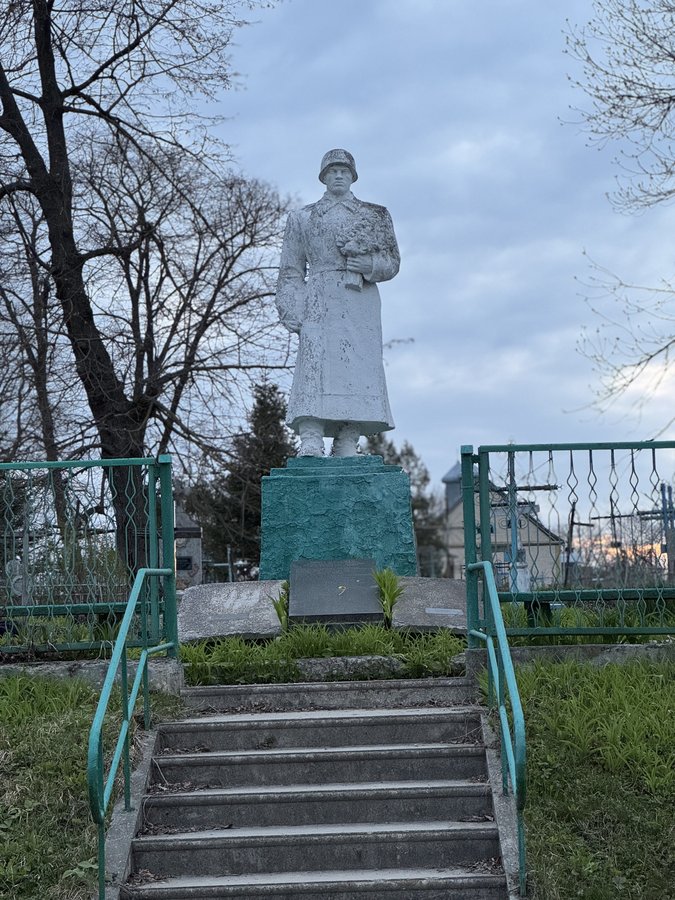 Бетонні ідоли СРСР: Як меморіали Червоній армії стають свідками війни за незалежність6