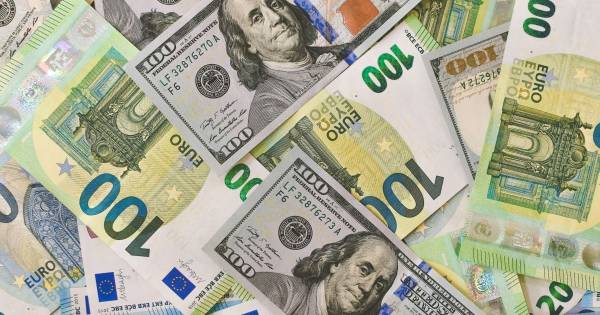 Курс валют 20 серпня: скільки коштують долар, євро та злотий