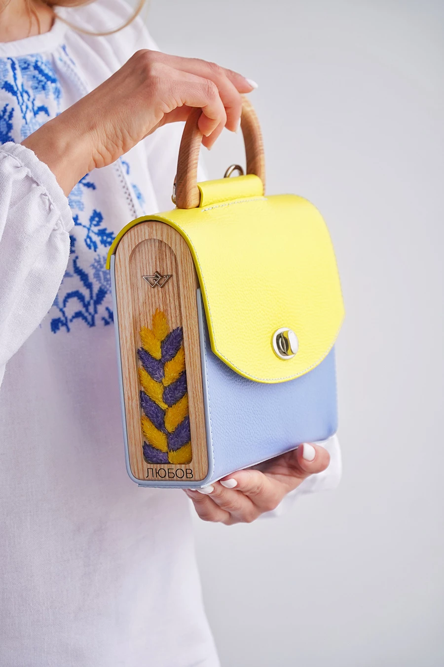 Made in Ukraine: жовто-синій в колекціях українських брендів11