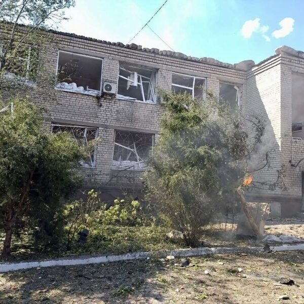 Російський обстріл пошкодив редакцію єдиного друкованого медіа Херсонщини