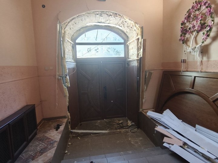 У Житомирі відновлюють обласну бібліотеку для дітей та юнацтва після удару рф1