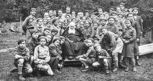 Церковний і національний лідер12