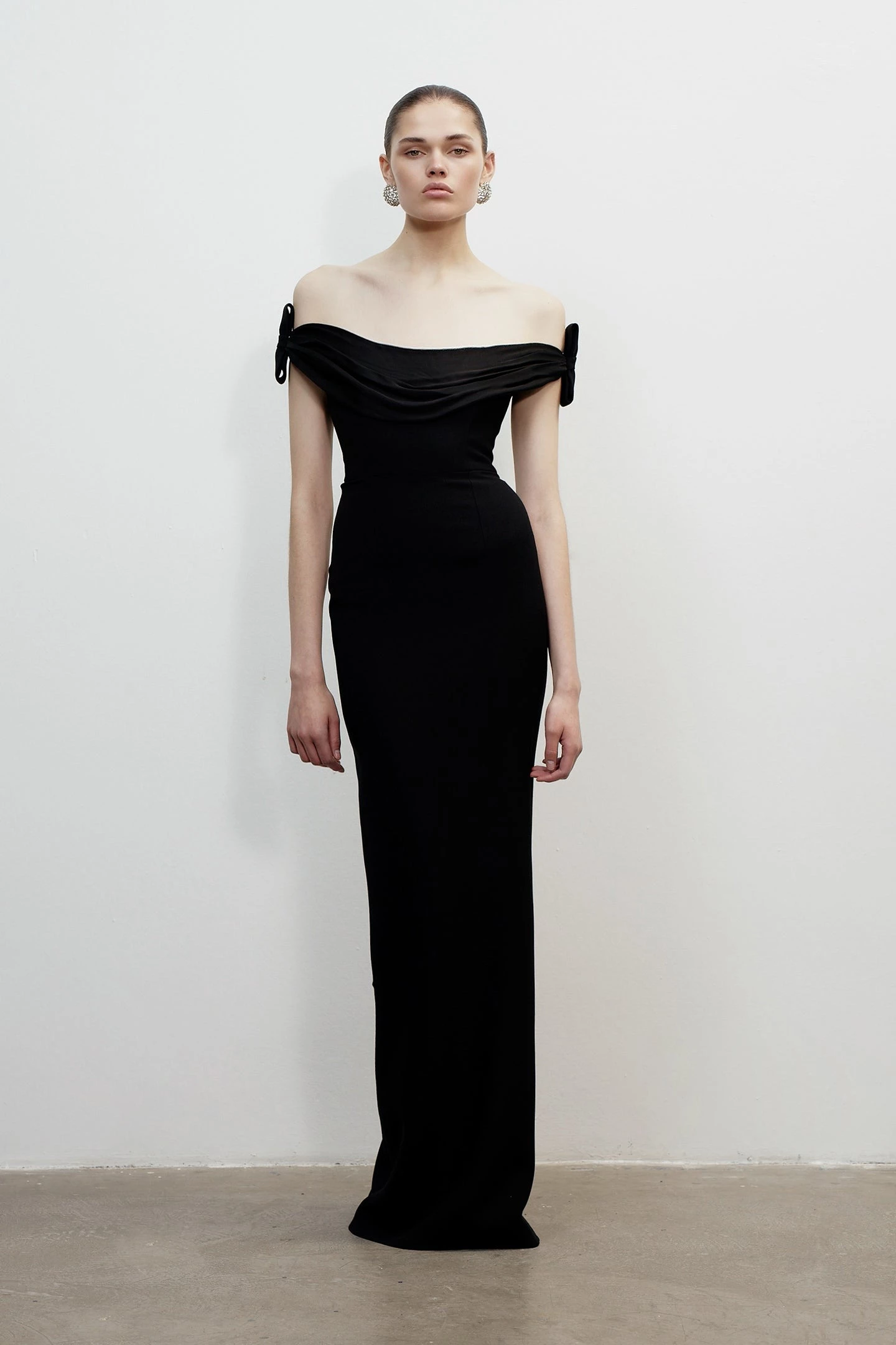 7 неочевидних брендів, де шукати ідеальну сукню для black tie6