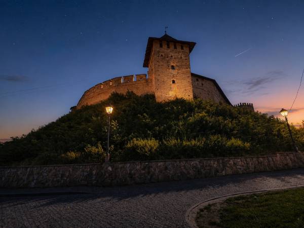Луцький замок (Замок Любарта) у нічній підсвітці. Фото Петра Катеринича
