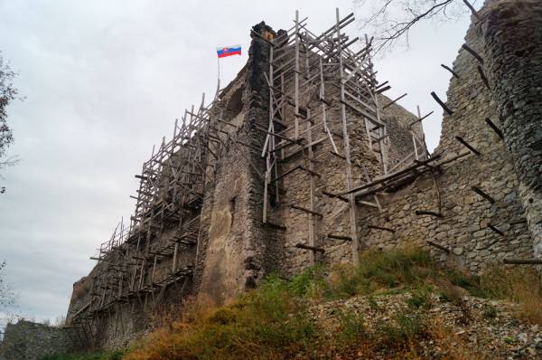 Арка у Віньянському замку