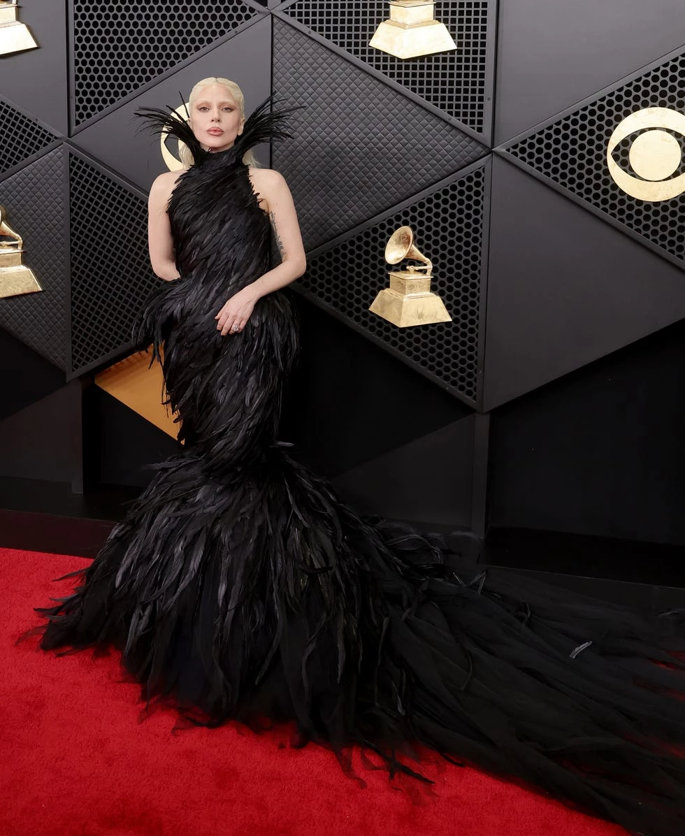 7 неочевидних брендів, де шукати ідеальну сукню для black tie4