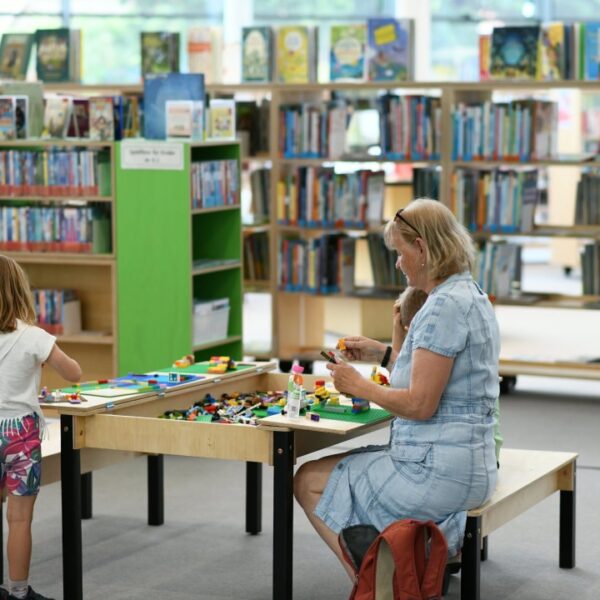 Берлінська бібліотека поповнила фонд понад 70 книжками українською