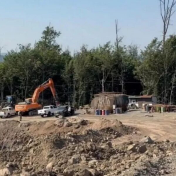 На Закарпатті викрили мільярдну схему незаконного видобутку вулканічної породи