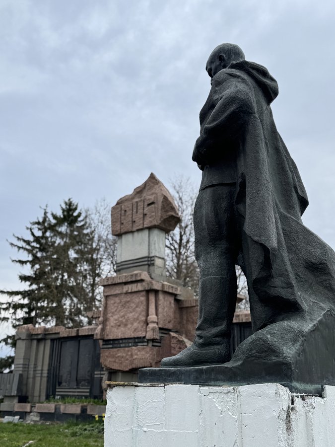 Бетонні ідоли СРСР: Як меморіали Червоній армії стають свідками війни за незалежність7