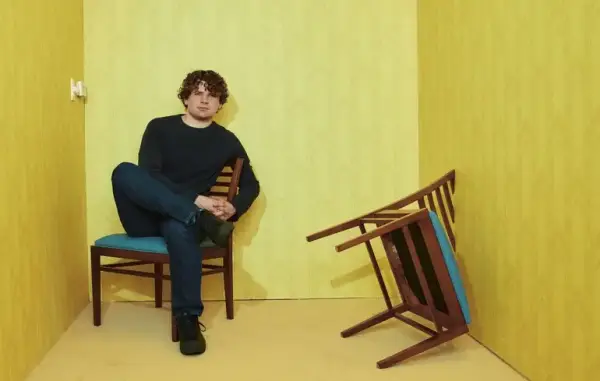 «Залаштунки»: чому фільм залишає глядачів без відповідей