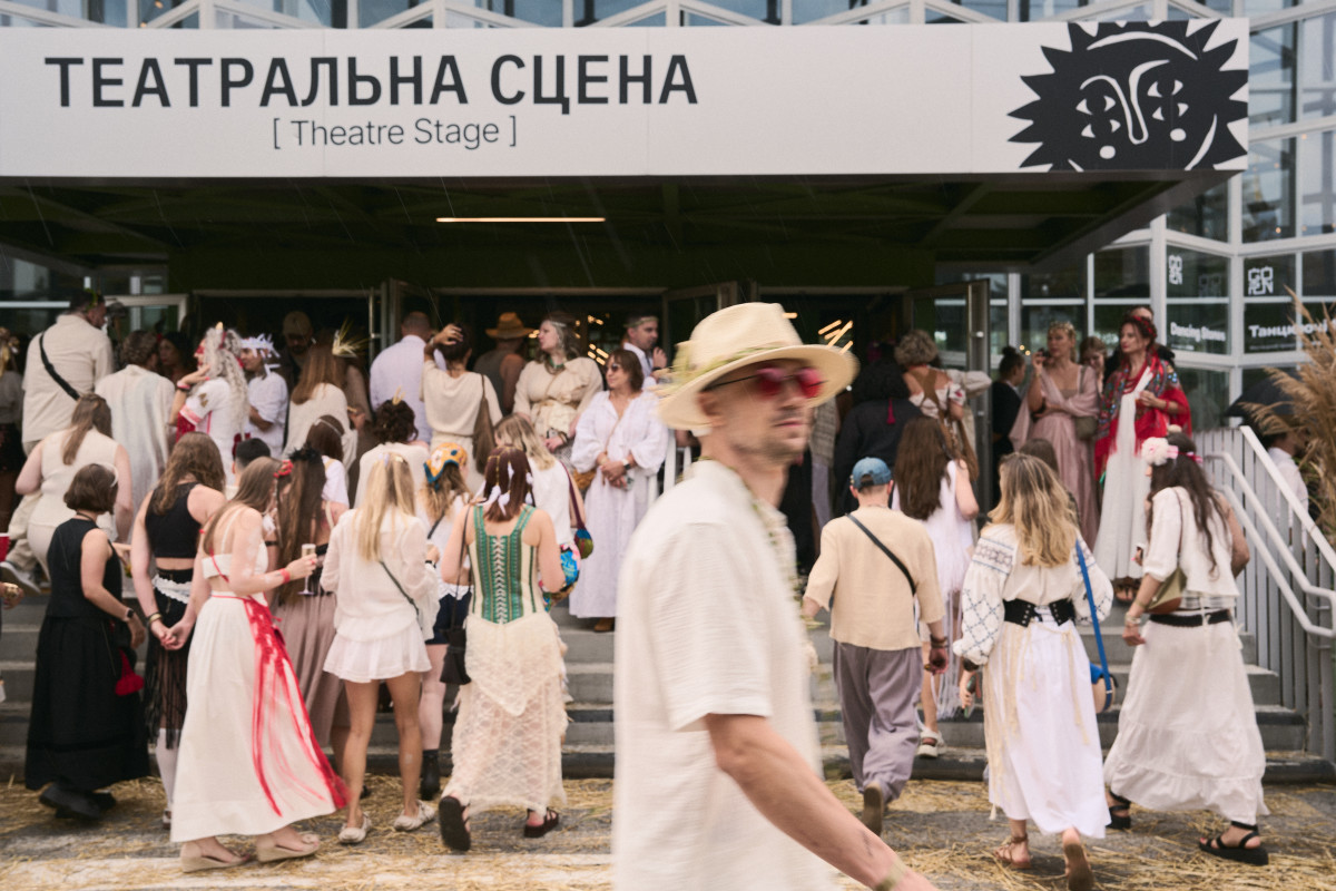 «Вирій. Простонеба» у фото: два дні музики, перформансів і сміливих образів4