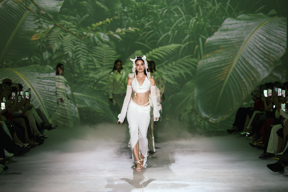 Українська мода тут і зараз: яким запам’ятався 59-й сезон Ukrainian Fashion Week4