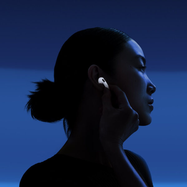 Apple презентувала iPhone 18, перший складаний iPhone та нові AirPods