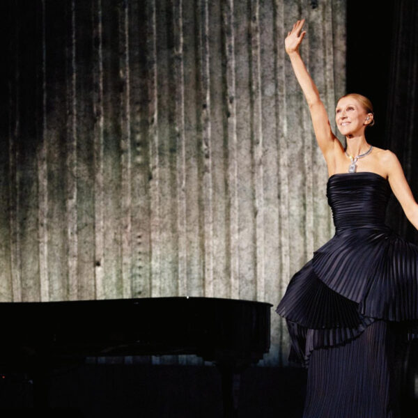 Селін Діон засліпила на сцені у вбраннях від Dior, Alaïa та інших зіркових брендів