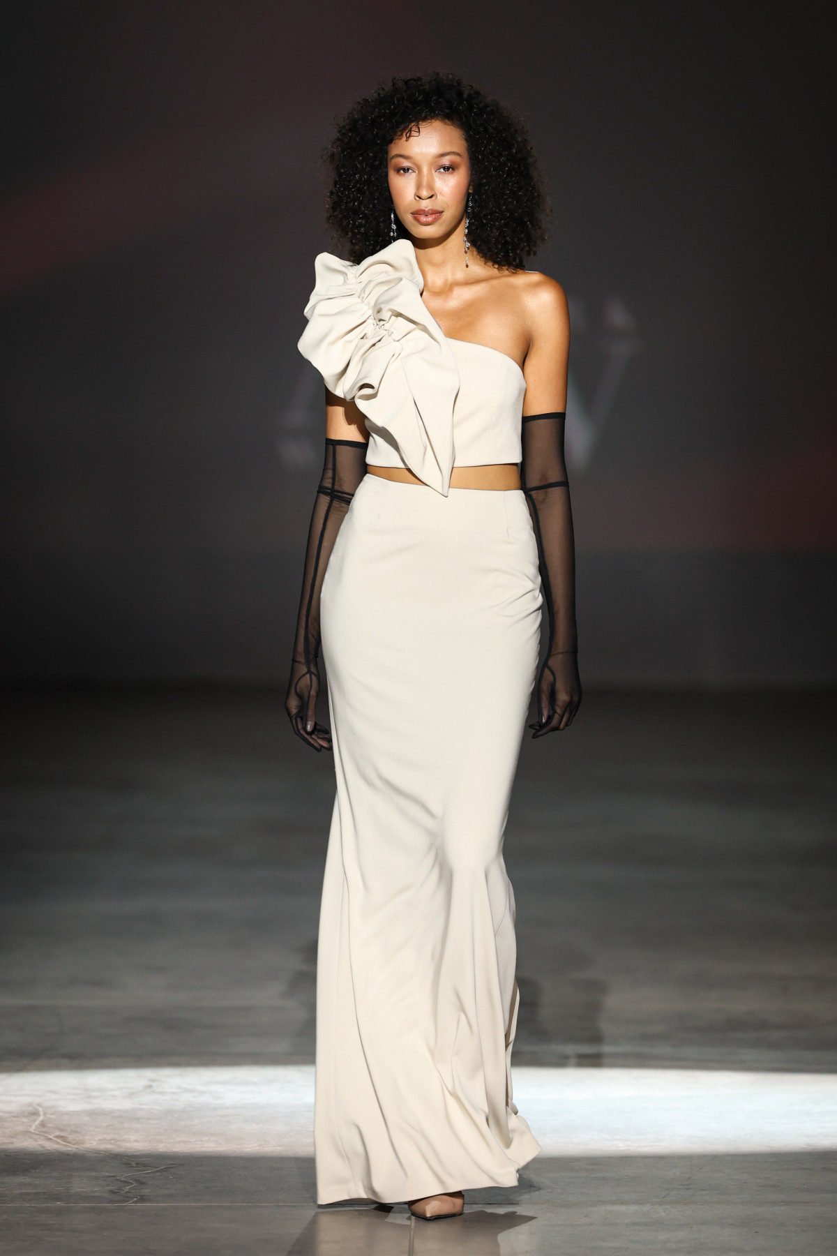 Гра форм і міська естетика: як пройшов показ Linni Caro на Ukrainian Fashion Week5