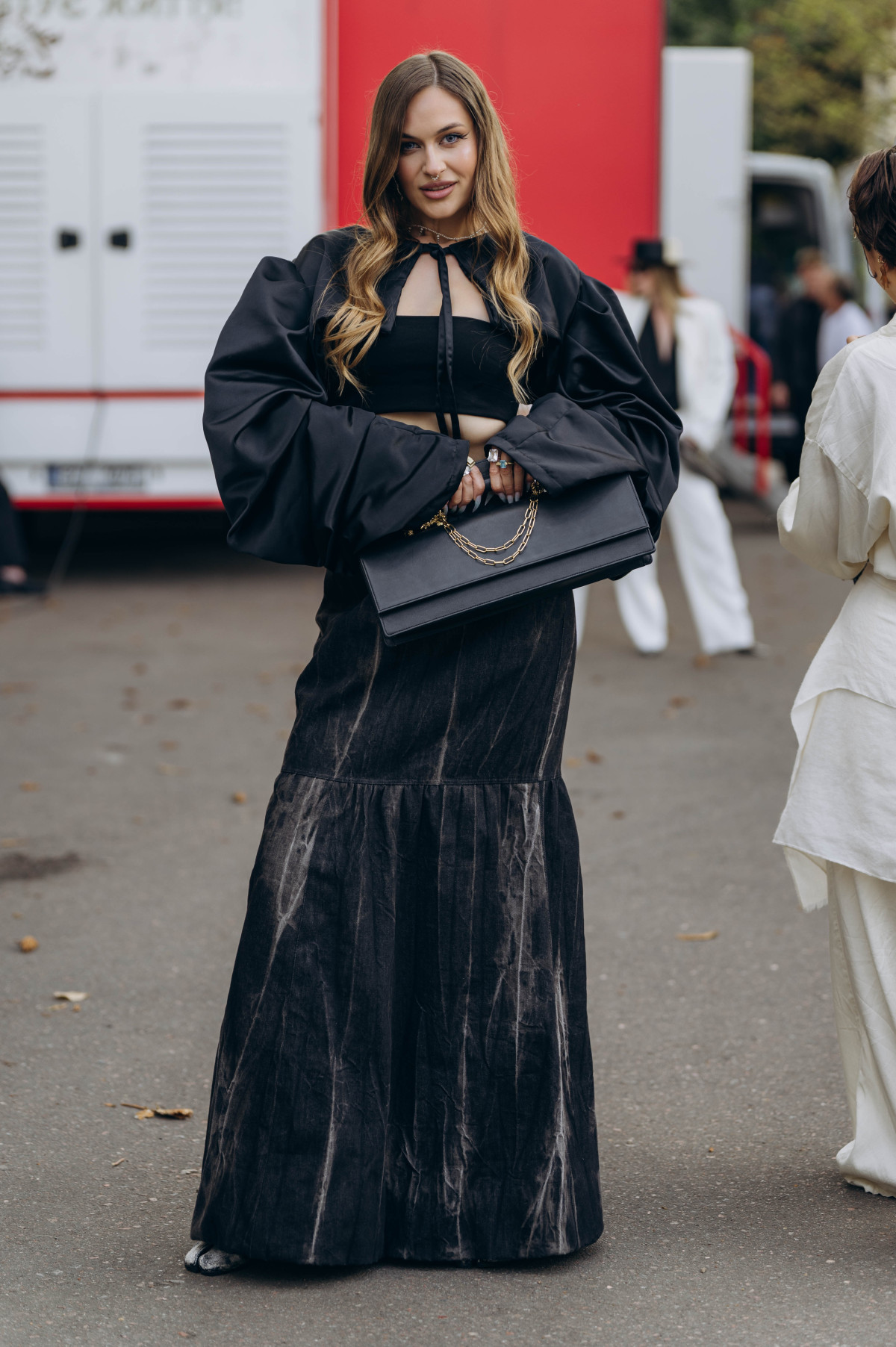 Найстильніші образи гостей третього й четвертого днів Ukrainian Fashion Week сезону весна-літо — 202717