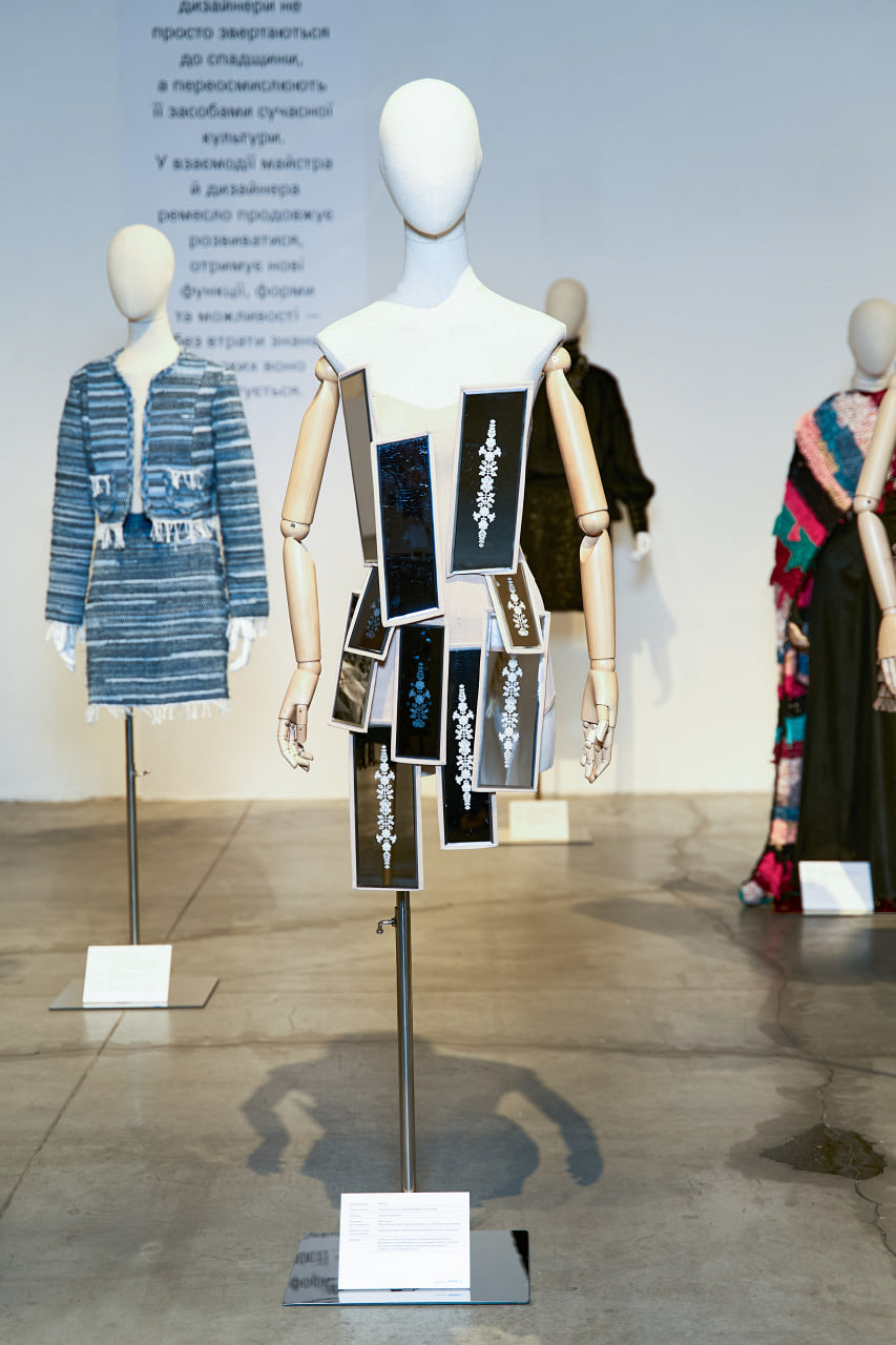 Як UFW переосмислив українське ремесло в моді та культурі у виставці Behind the Craft7