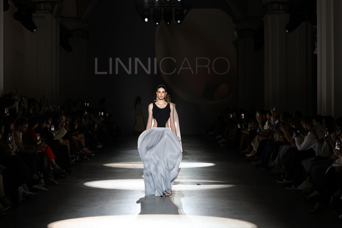 Гра форм і міська естетика: як пройшов показ Linni Caro на Ukrainian Fashion Week1