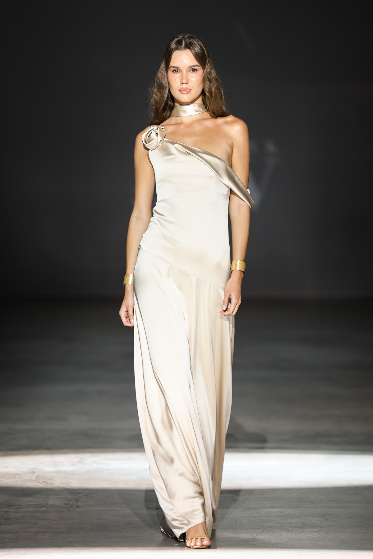 Гра форм і міська естетика: як пройшов показ Linni Caro на Ukrainian Fashion Week9