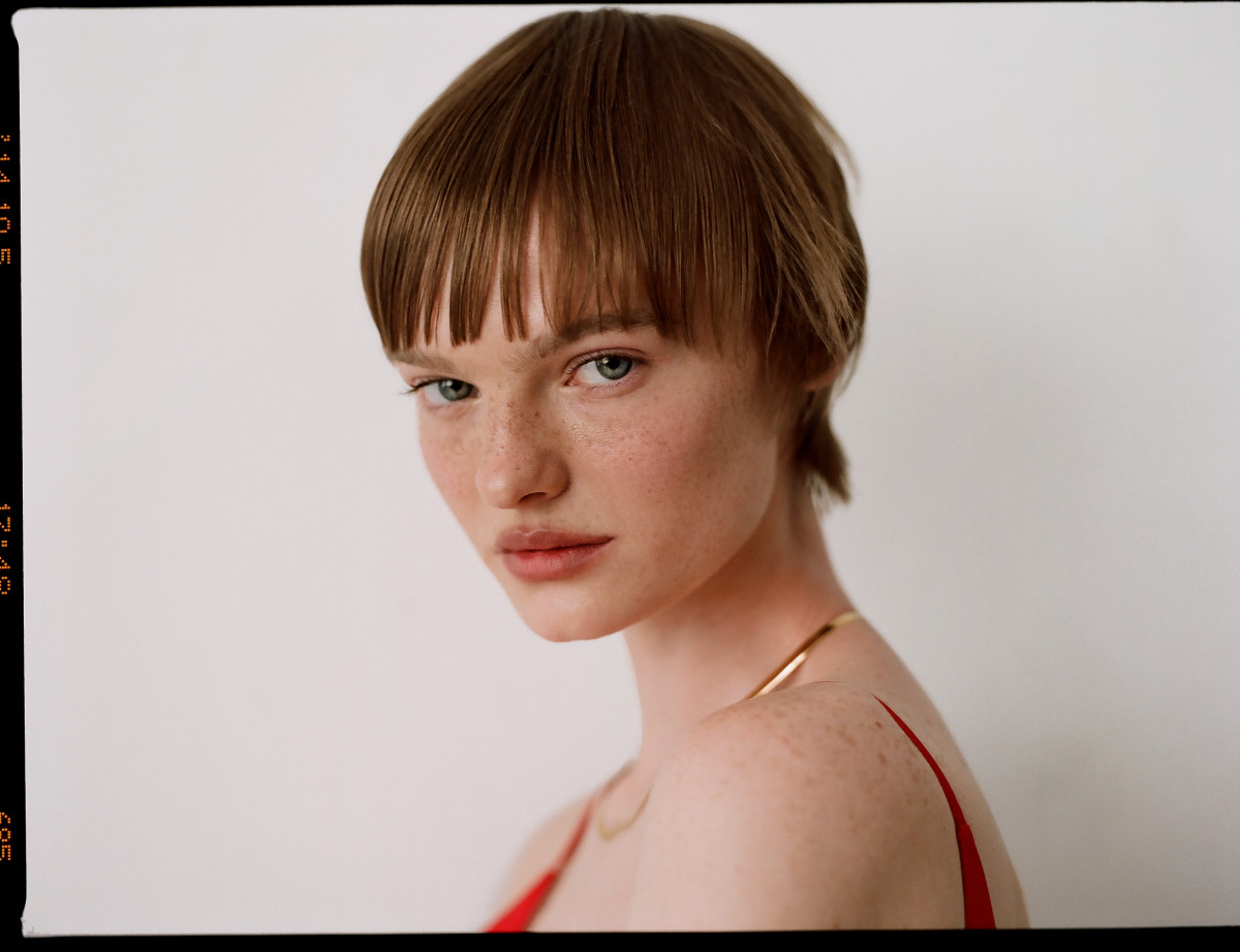 Діалог двох поколінь: fashion-історія про жіночність поза часом14