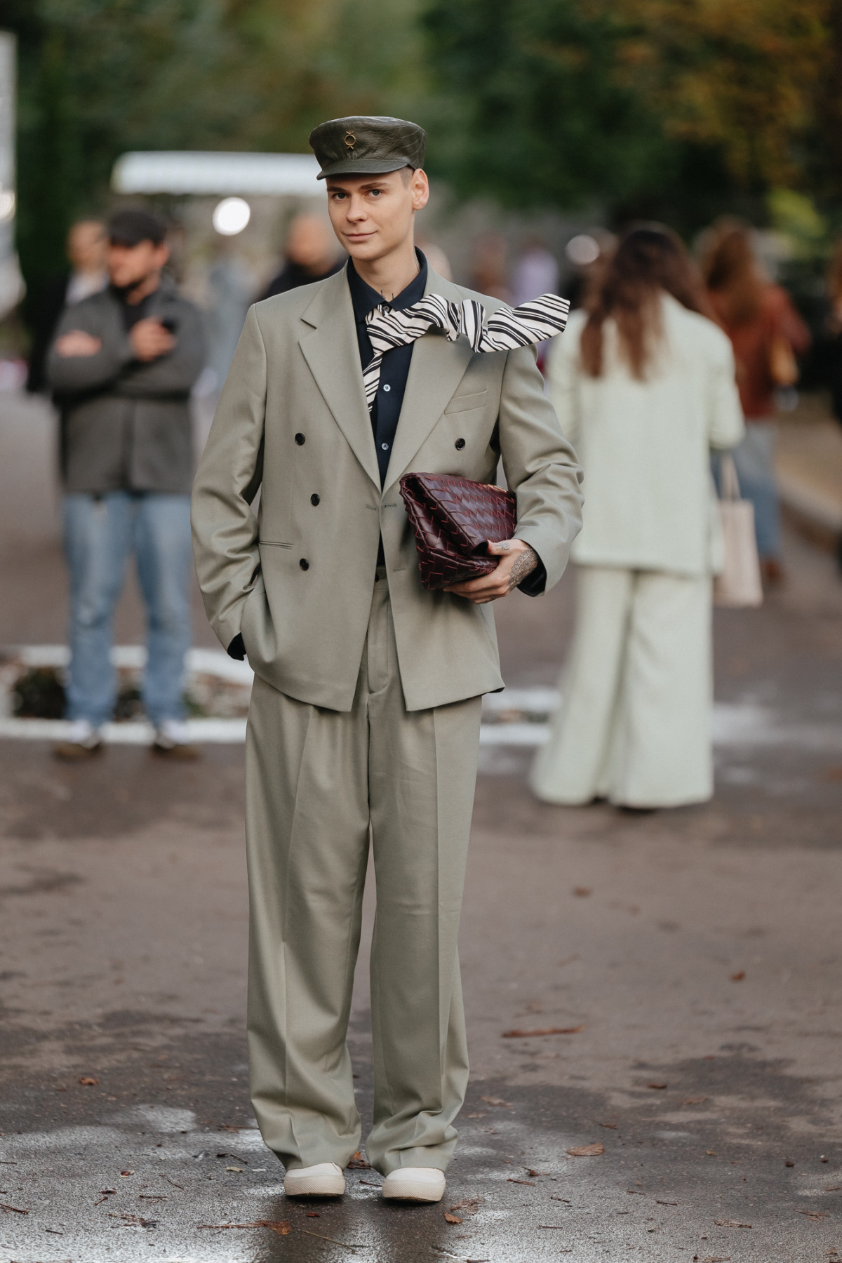 Найстильніші образи гостей п’ятого дня Ukrainian Fashion Week сезону весна-літо — 202715