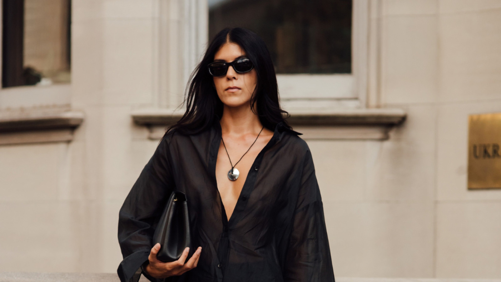 Total black: як носити чорний одяг восени