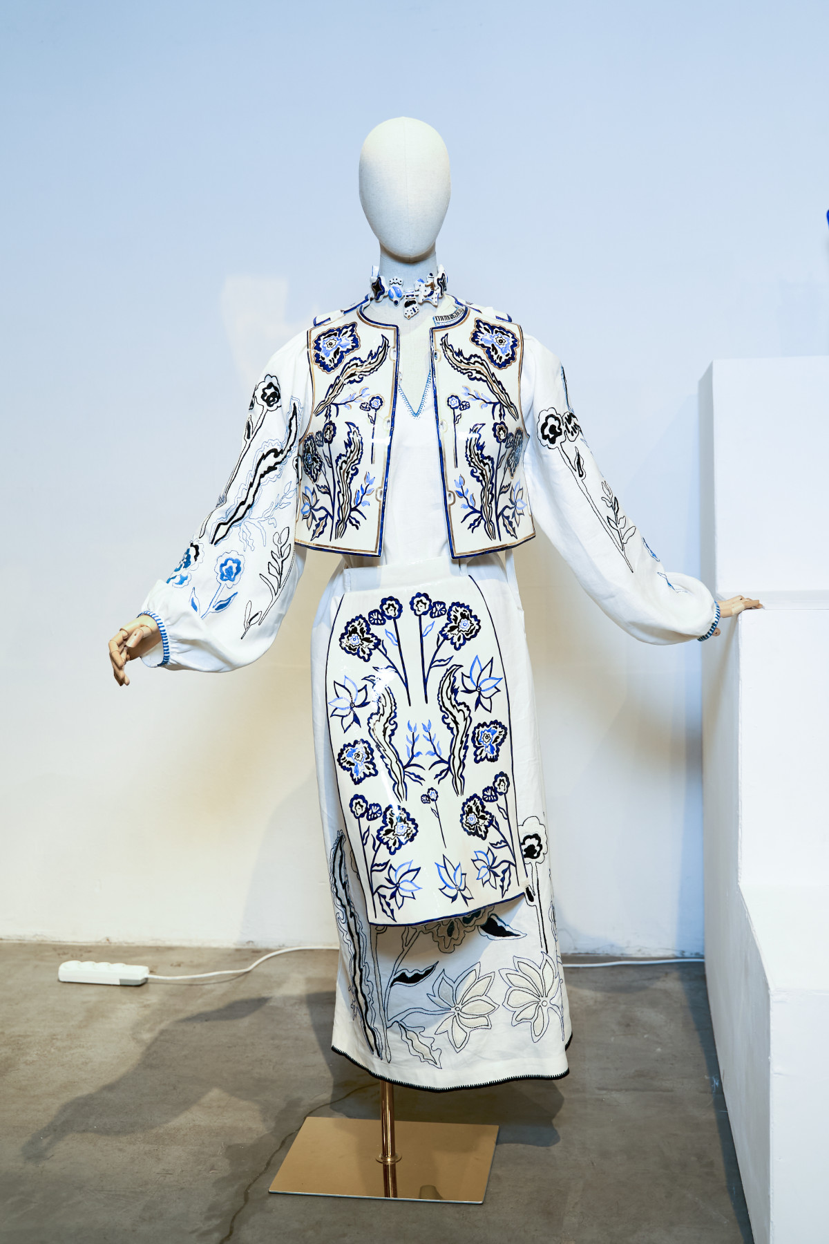 Як UFW переосмислив українське ремесло в моді та культурі у виставці Behind the Craft18