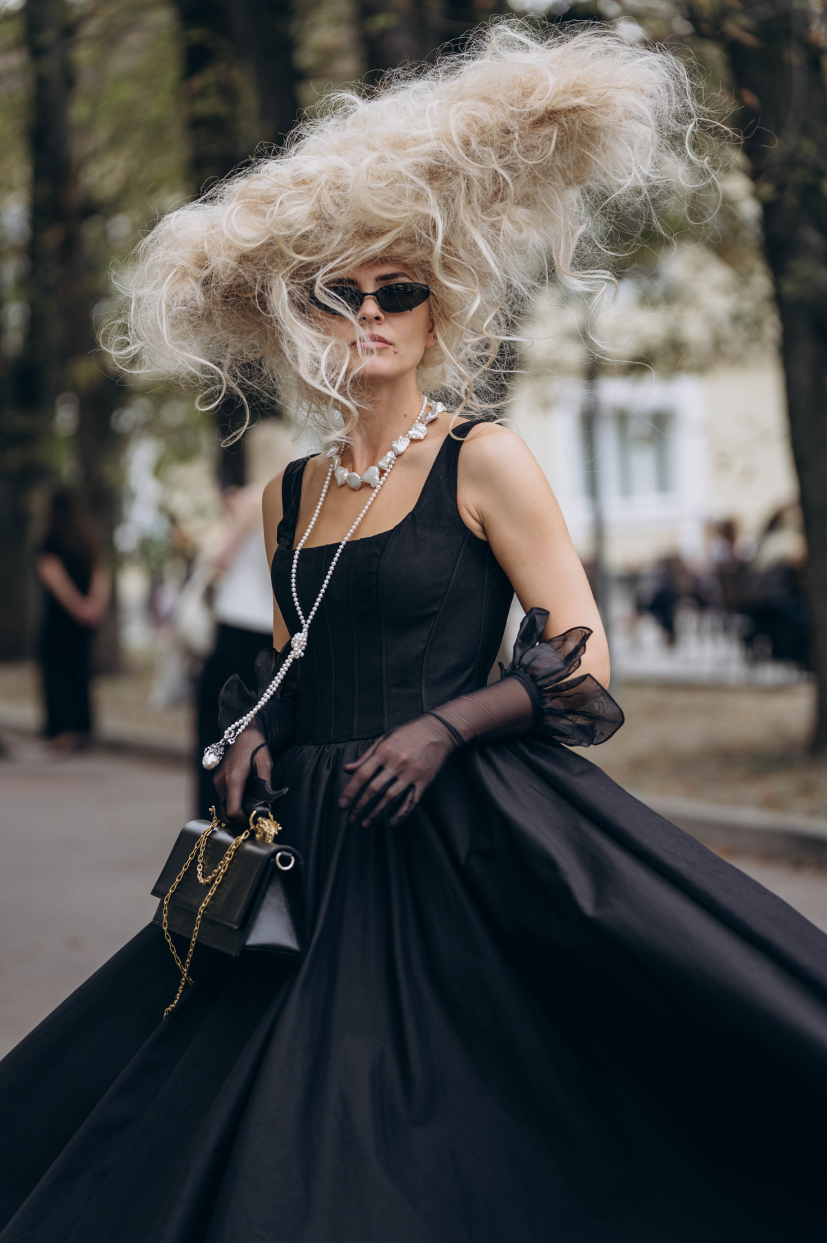 Найстильніші образи гостей третього й четвертого днів Ukrainian Fashion Week сезону весна-літо — 20276