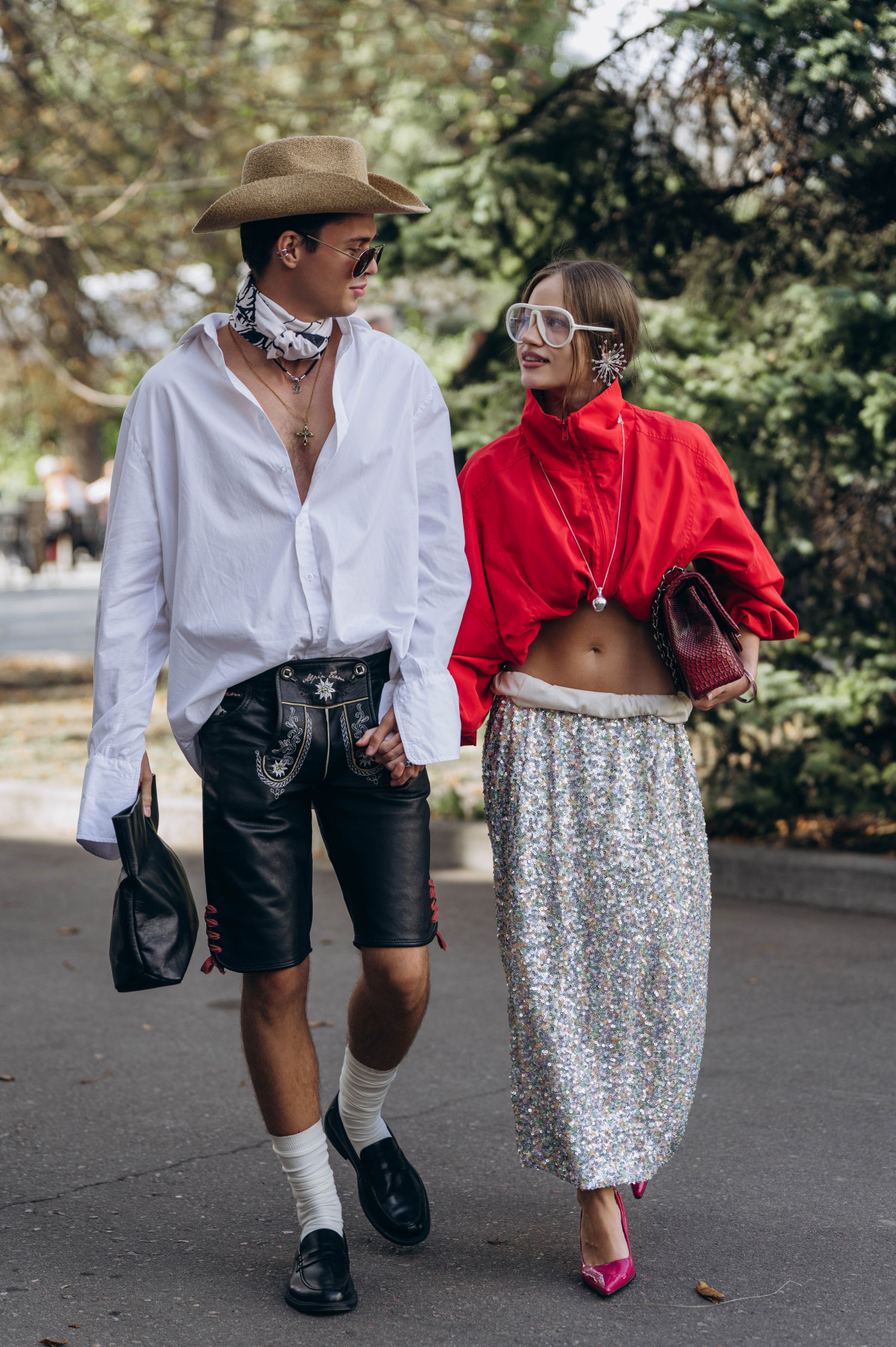 10 актуальних трендів зі streetstyle Українського тижня моди, які ми повторюватимемо цього сезону20