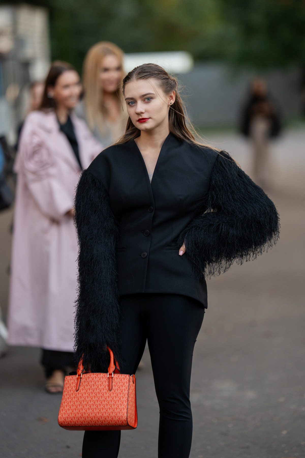 Найстильніші образи гостей третього й четвертого днів Ukrainian Fashion Week сезону весна-літо — 202765