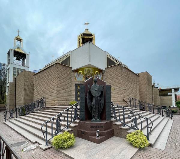 Греко-католицький храм святого Василія Великого та монастир отців василіан у Києві
