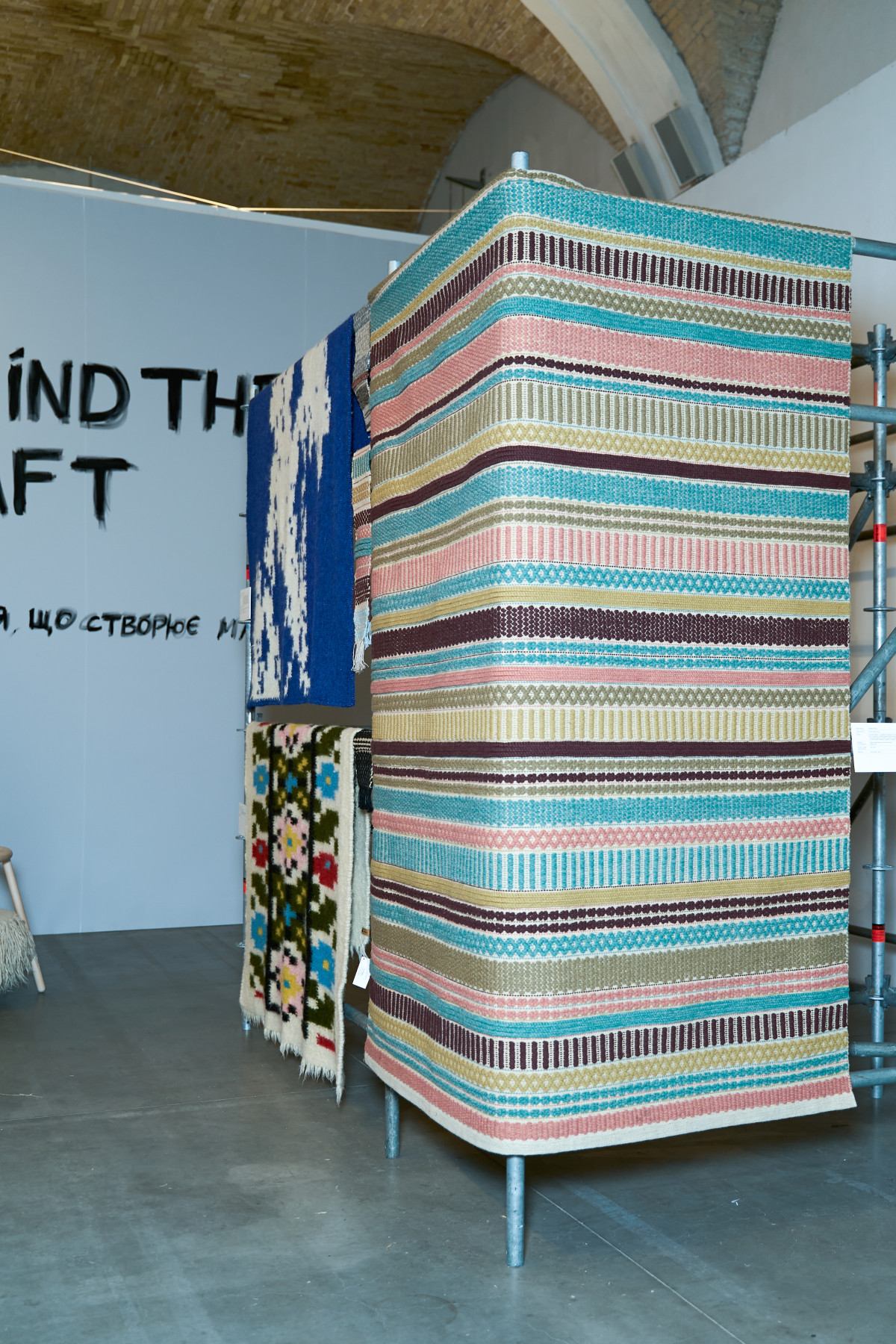 Як UFW переосмислив українське ремесло в моді та культурі у виставці Behind the Craft45