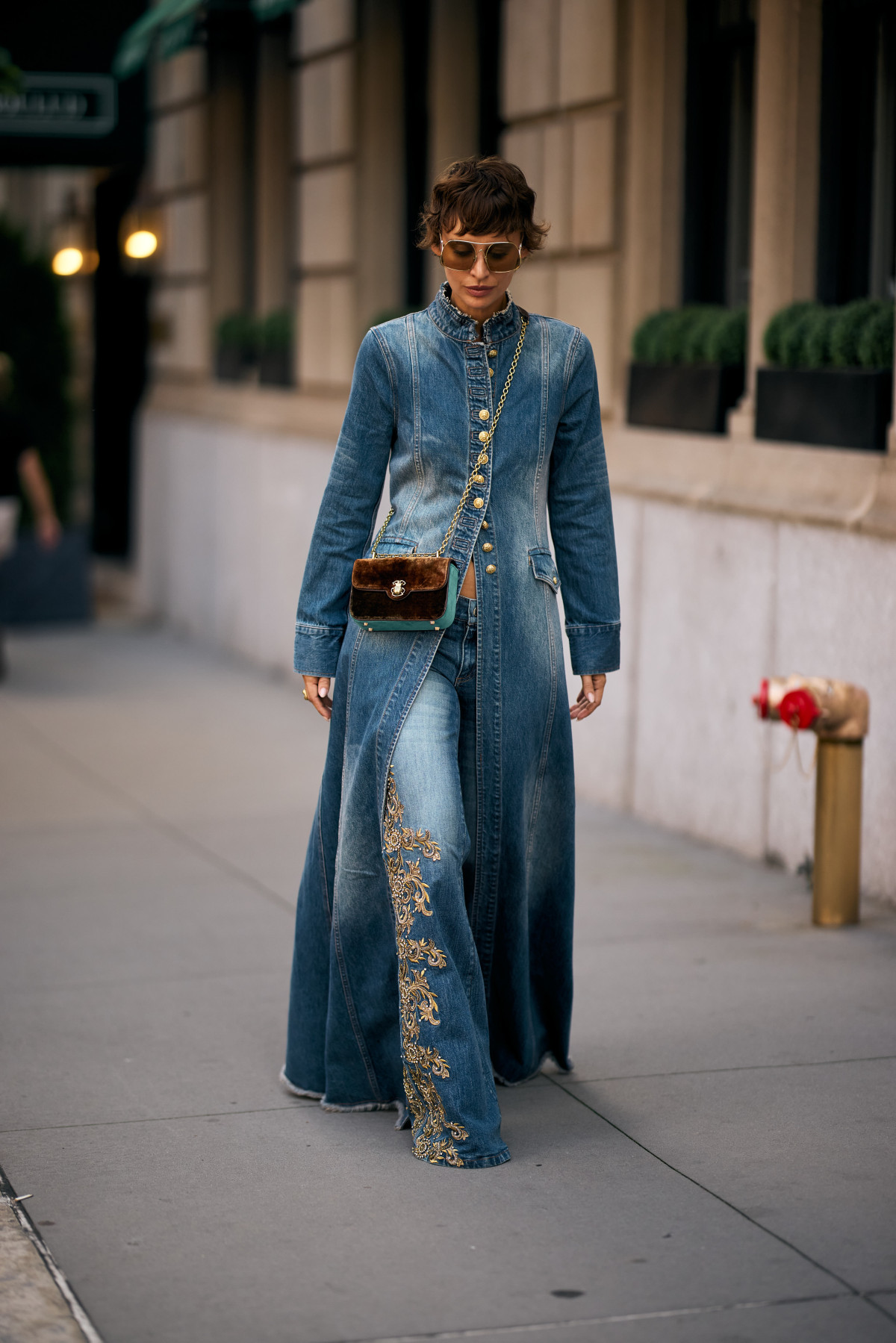 Осінь у Нью-Йорку: ці 20 образів від американських streetstyle-зірок ми копіюватимемо в наступні місяці12