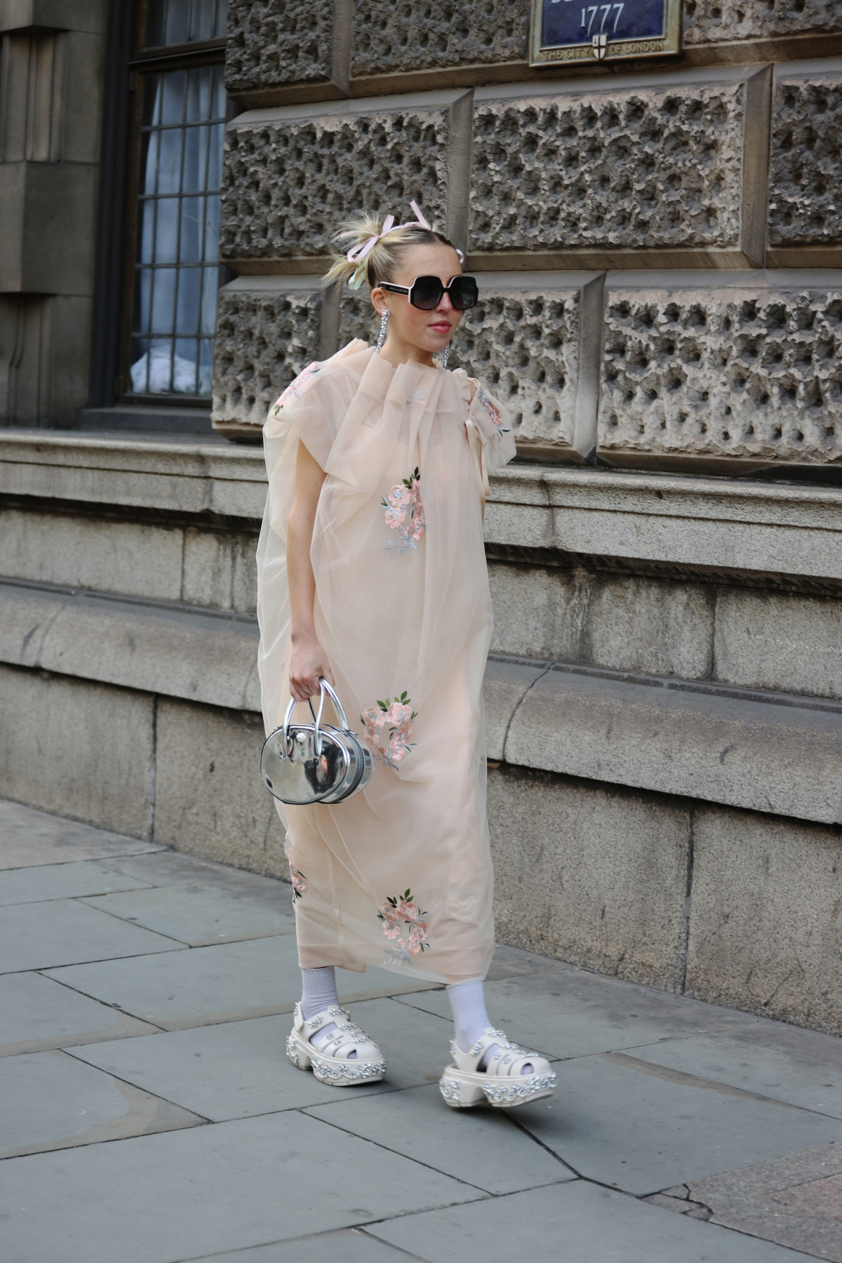 Streetstyle Тижня моди в Лондоні 2026: 8 головних трендів48