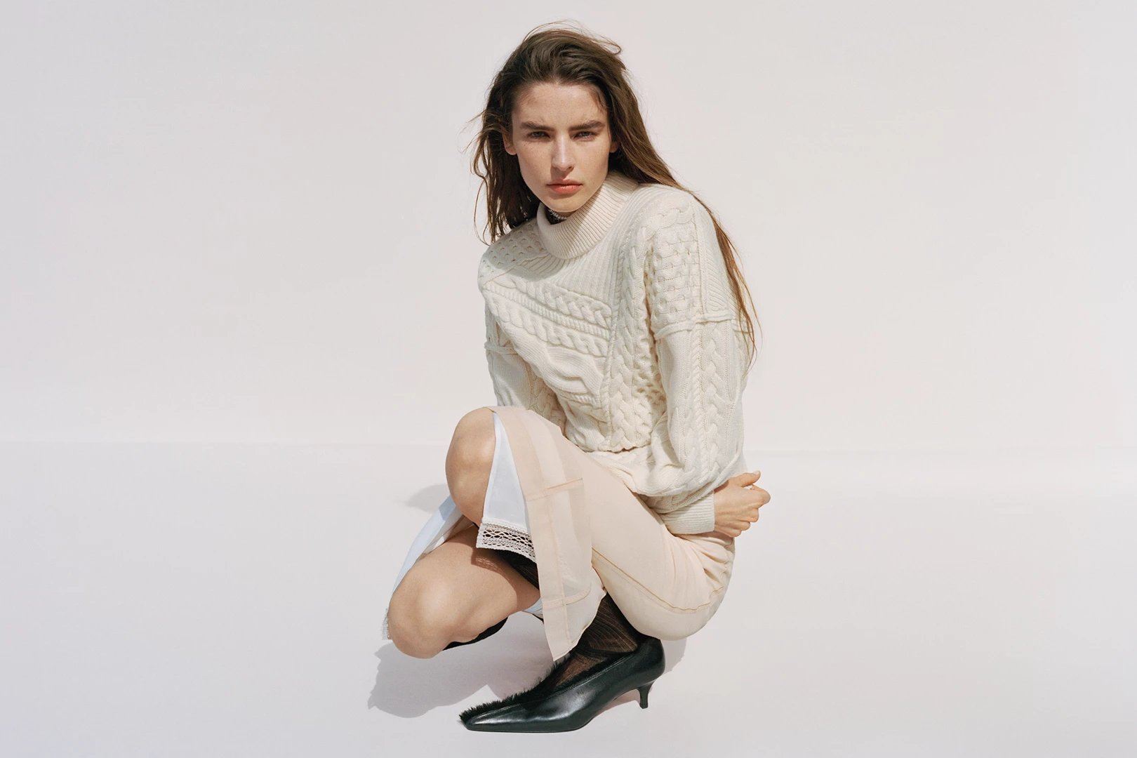 Естетика 1990-х повертається: H&M представили нову колекцію Studio — і головні речі осені1