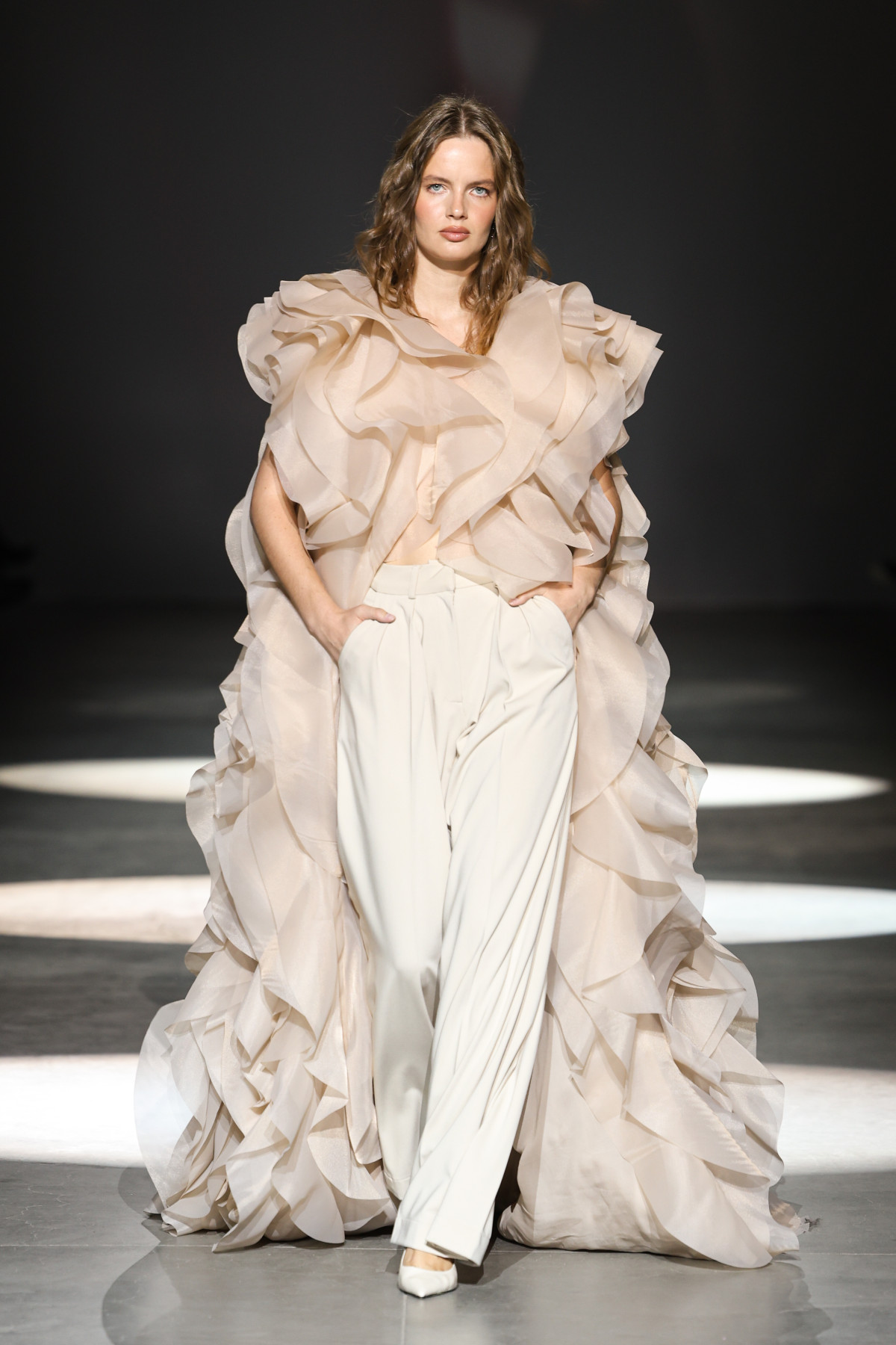 Гра форм і міська естетика: як пройшов показ Linni Caro на Ukrainian Fashion Week13