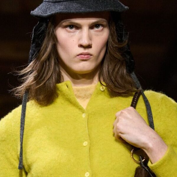Який колір захопив моду восени 2026: зростання запитів на +28%